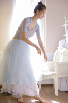 老爷咬住小嫩奶头高H